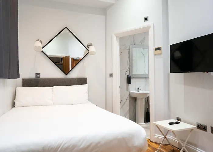 Hotel 82 London