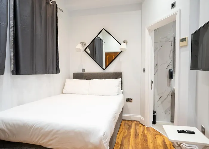 Hotel 82 London